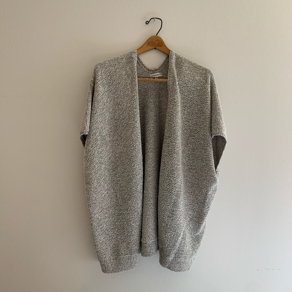 A R I T Z I A CAPE CARDI